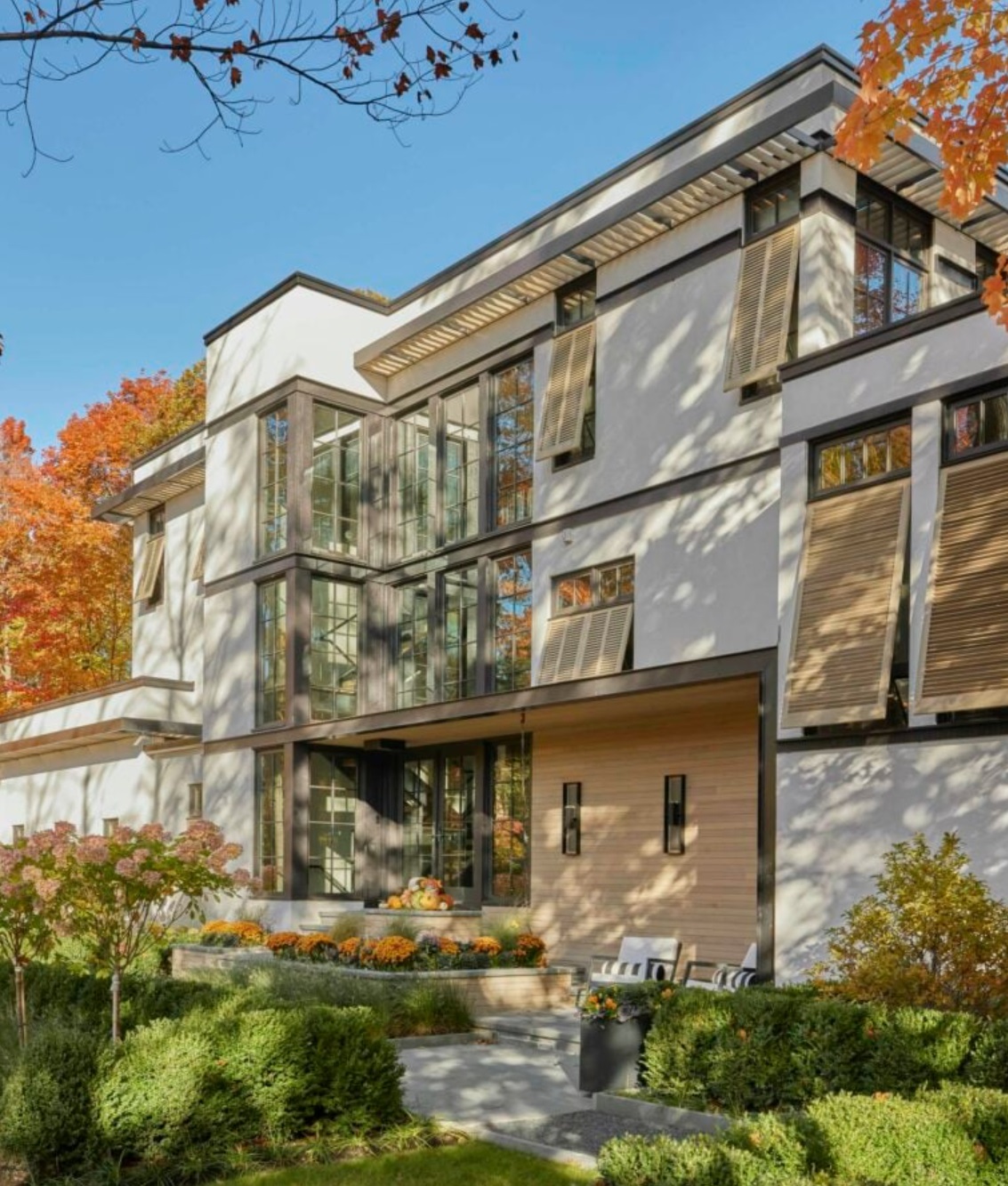 Lake Bluff Luxury Living